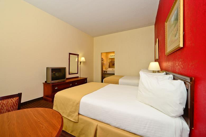 Manchester Heritage Inn & Suites Экстерьер фото