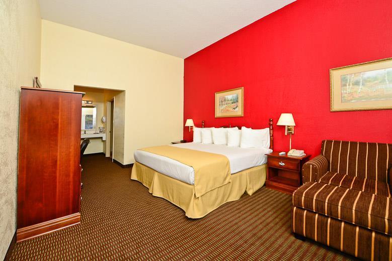 Manchester Heritage Inn & Suites Экстерьер фото