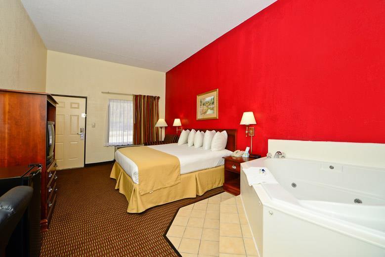 Manchester Heritage Inn & Suites Экстерьер фото